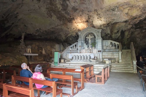 L'autel de la Grotte